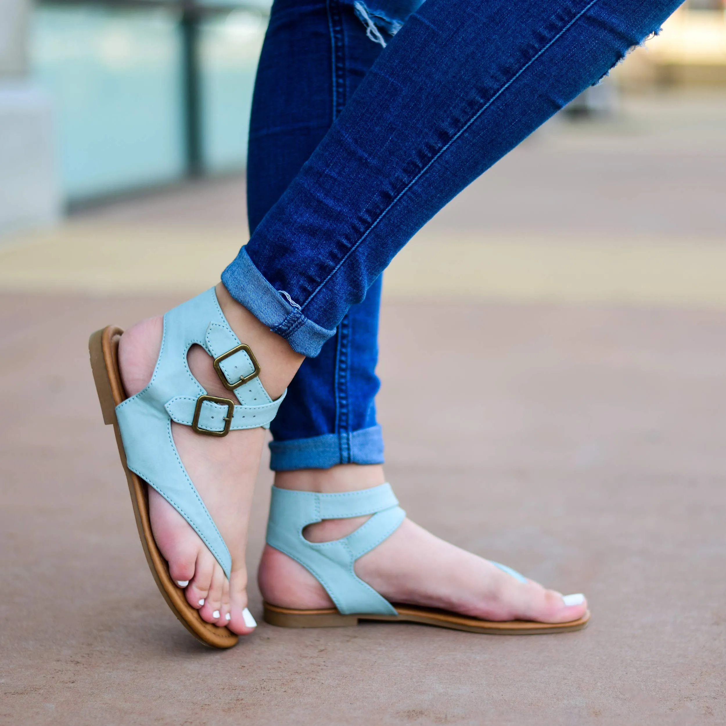 Brinley Co. Womens Keelan Faux Leather Buckle Double Wrap Thong Sandals