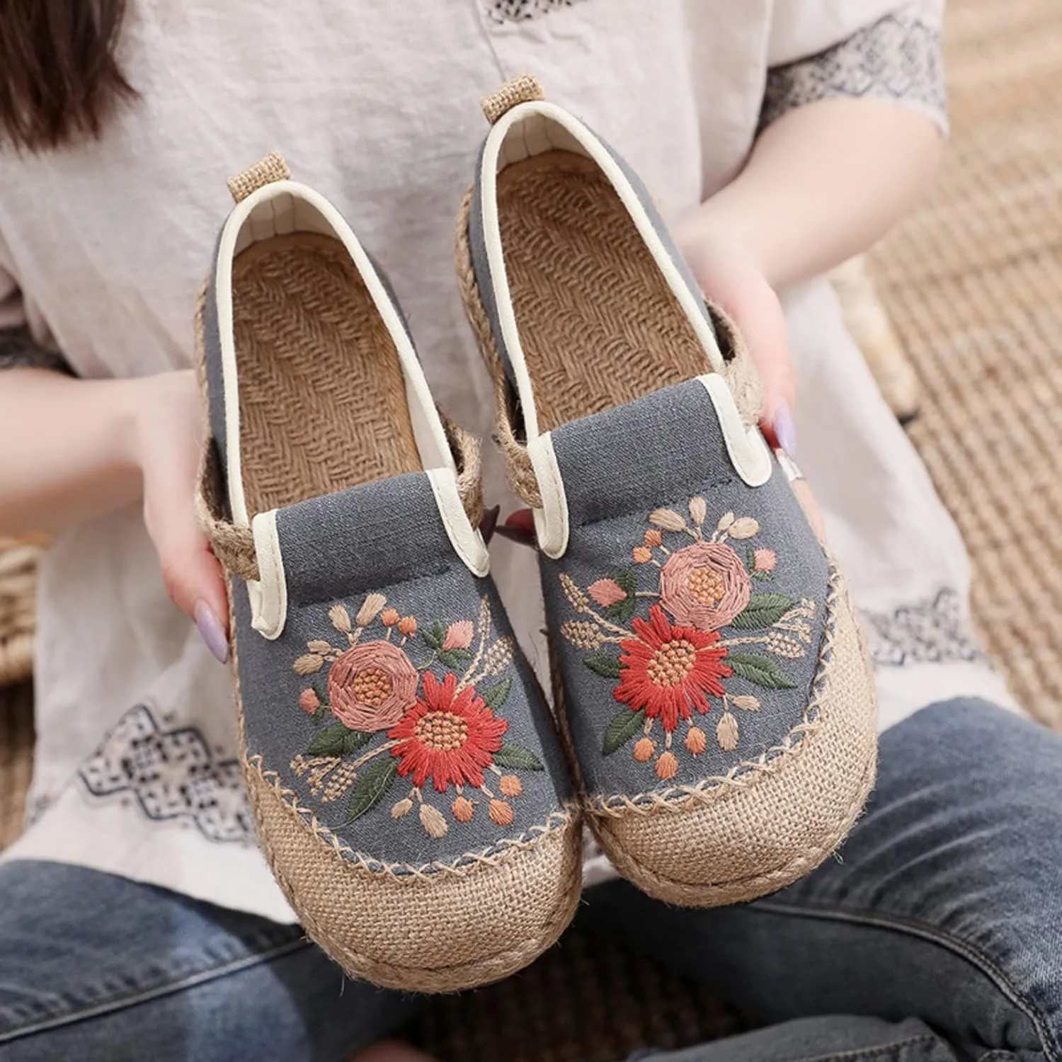 Espadrilles for Women Flat Slip on Loafers House Shoes Flowers Embroidered Casual Linen Closed Toe Espadrilles