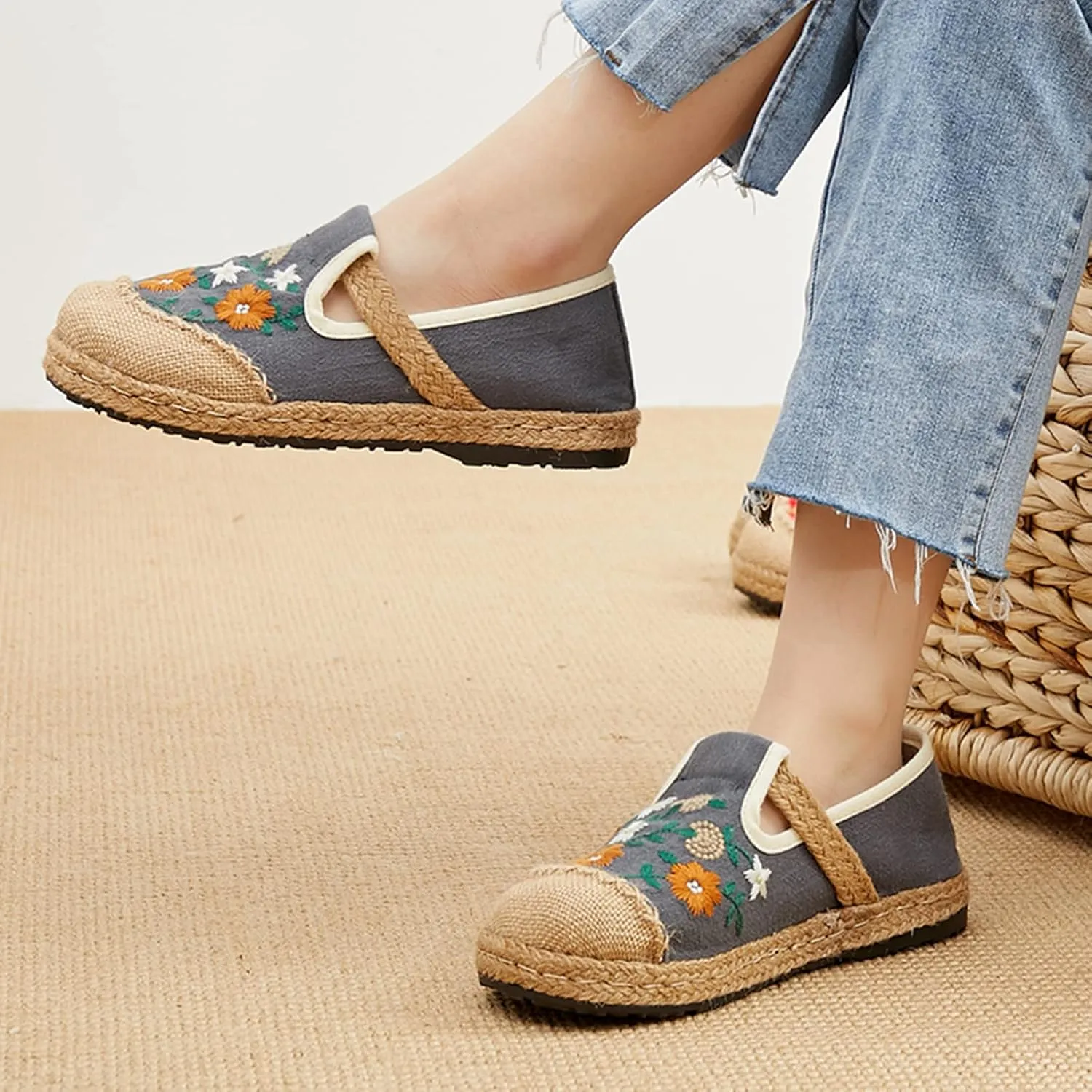 Espadrilles for Women Flat Teenage Girls Slip on Loafers House Shoes Floral Embroidered Shoes Ethnic Style Casual Linen Sneakers