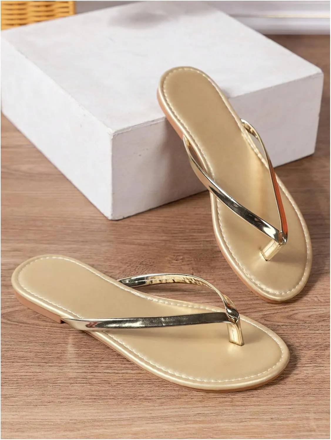 GORGLITTER Women's Flip Flops Summer Beach Sandals for Women 2025 Comfortable Thong Flats Slippers