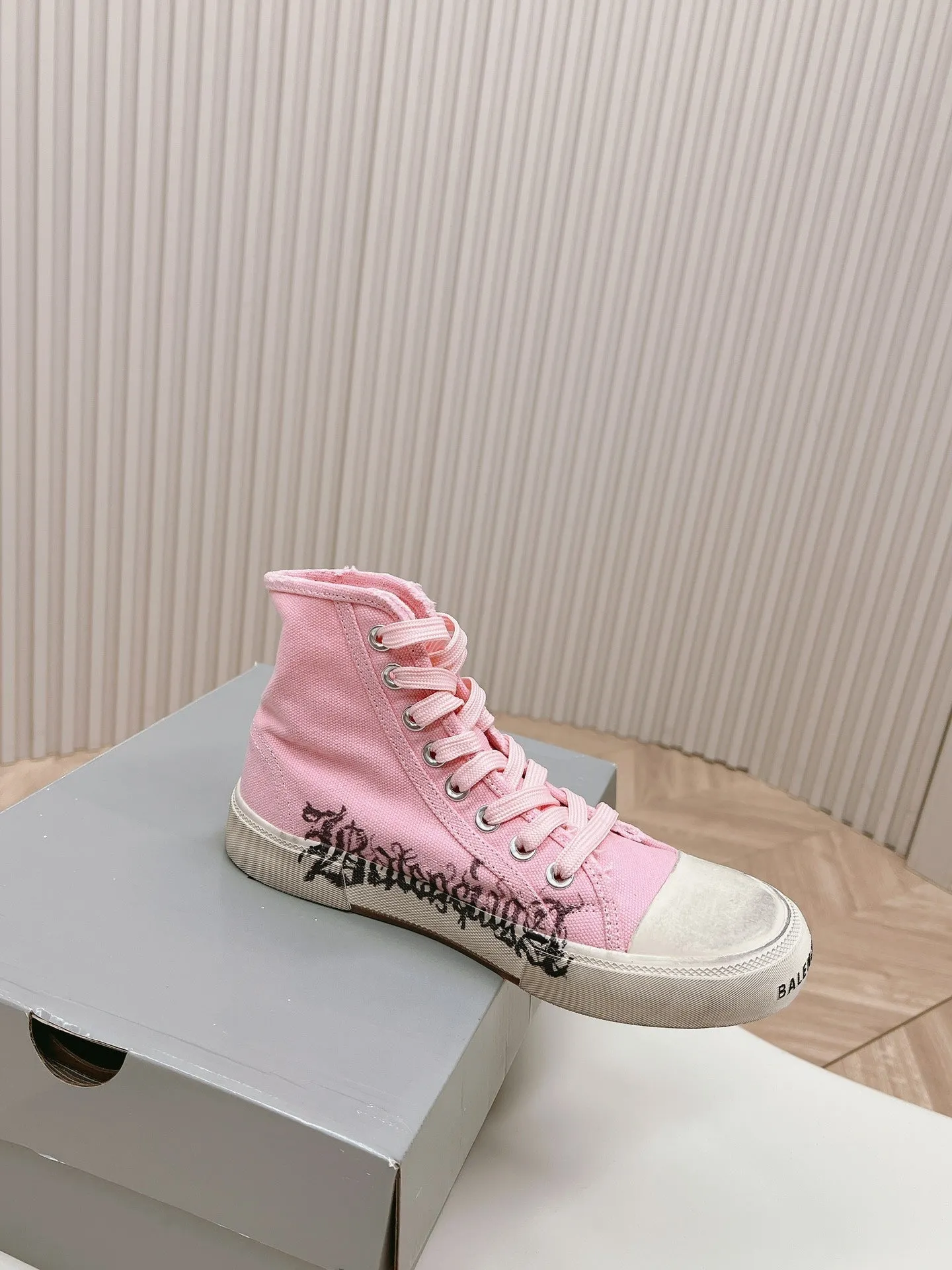 GRAFFITI PINK Fast shipping HIGH-TOP IN CANVAS SNEAKERS Balanciaga Durable