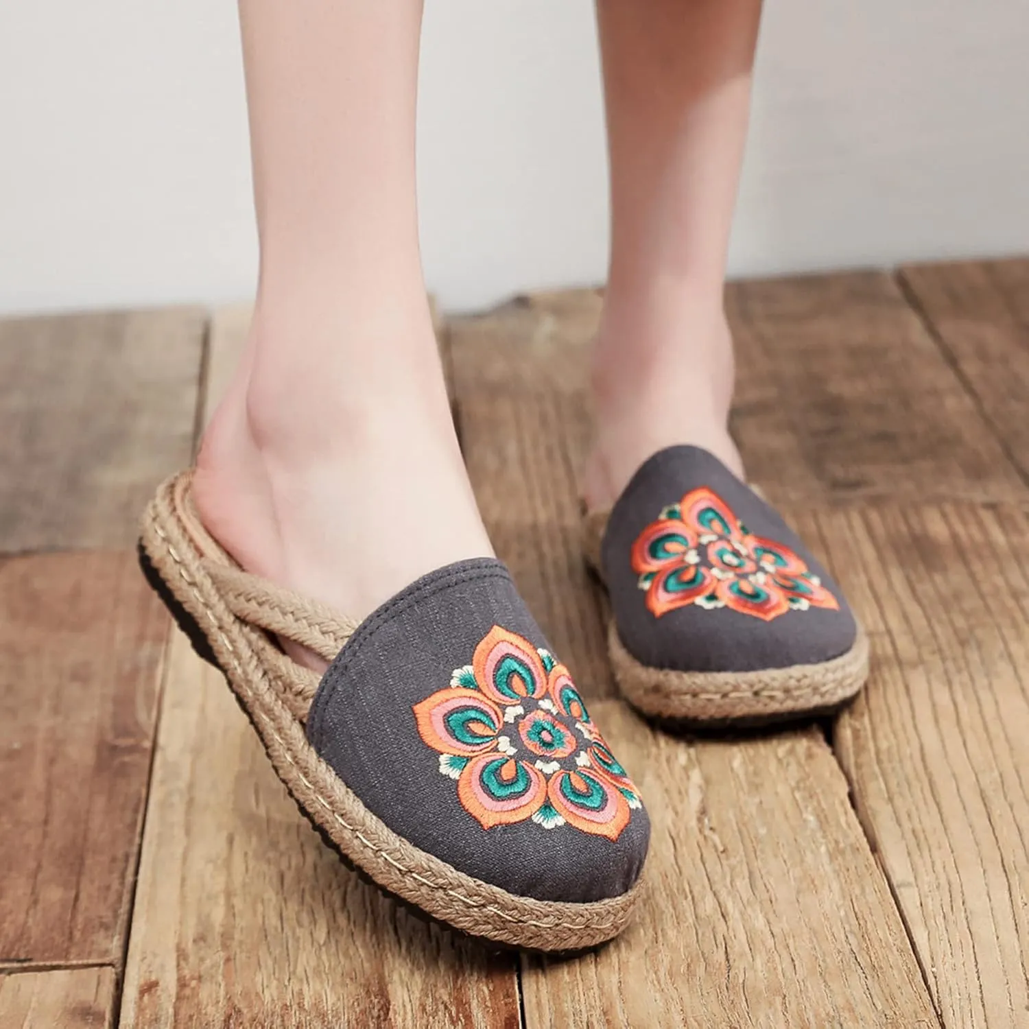 Hee grand Women's Embroidered Espadrilles Slip On Mule Slippers Ethnic Style Cotton and Linen Flats Retro Chinese Style