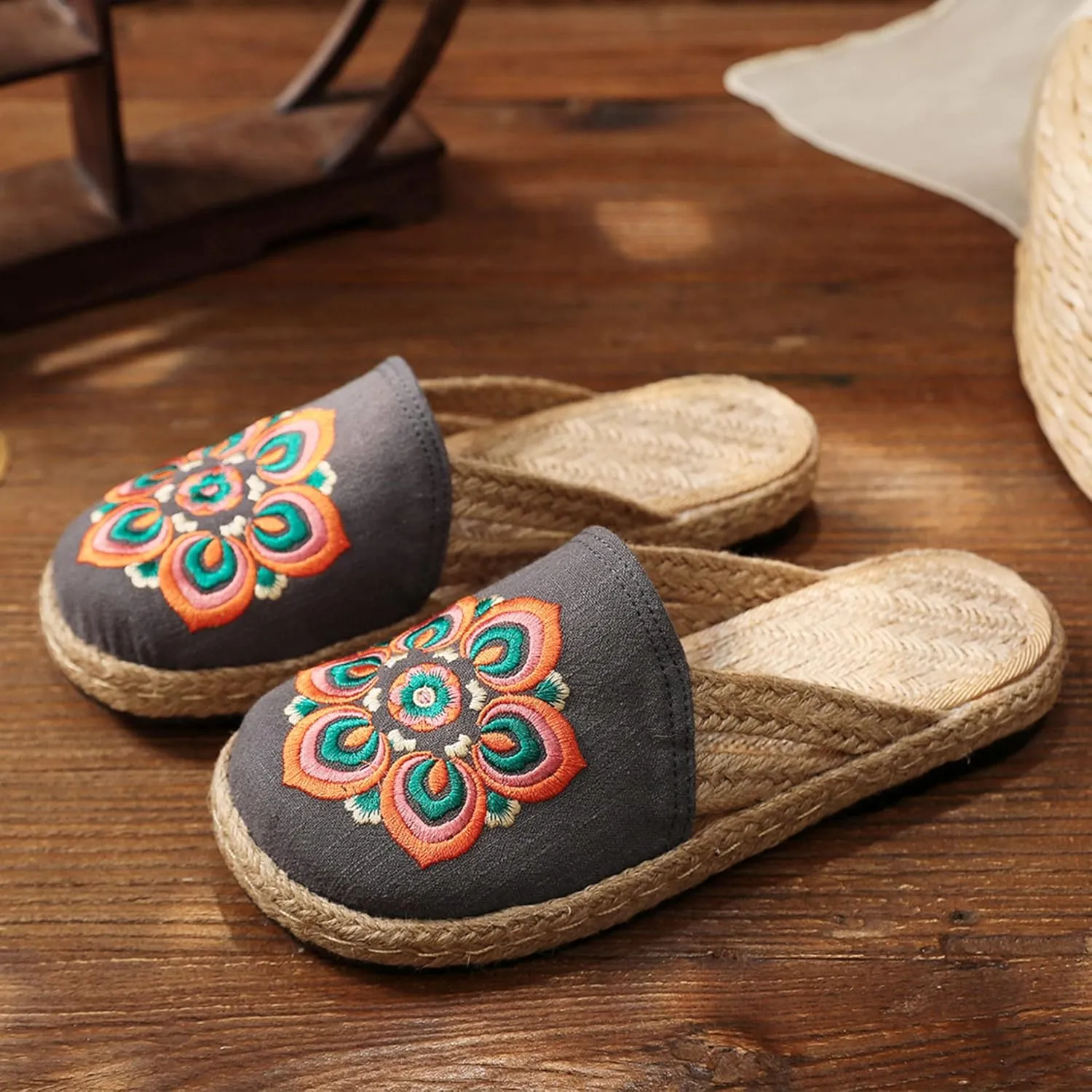 Hee grand Women's Embroidered Espadrilles Slip On Mule Slippers Ethnic Style Cotton and Linen Flats Retro Chinese Style