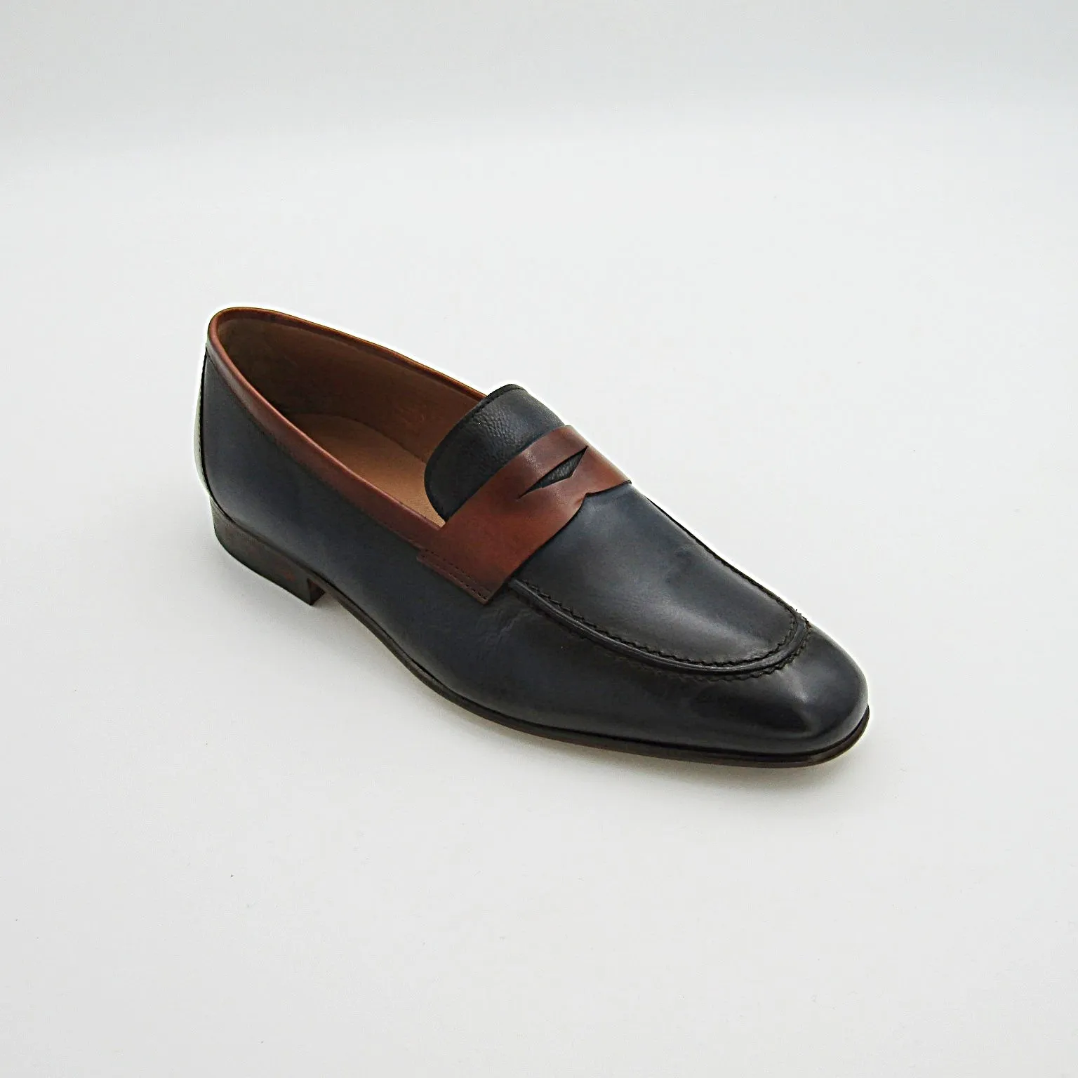 LOAFER