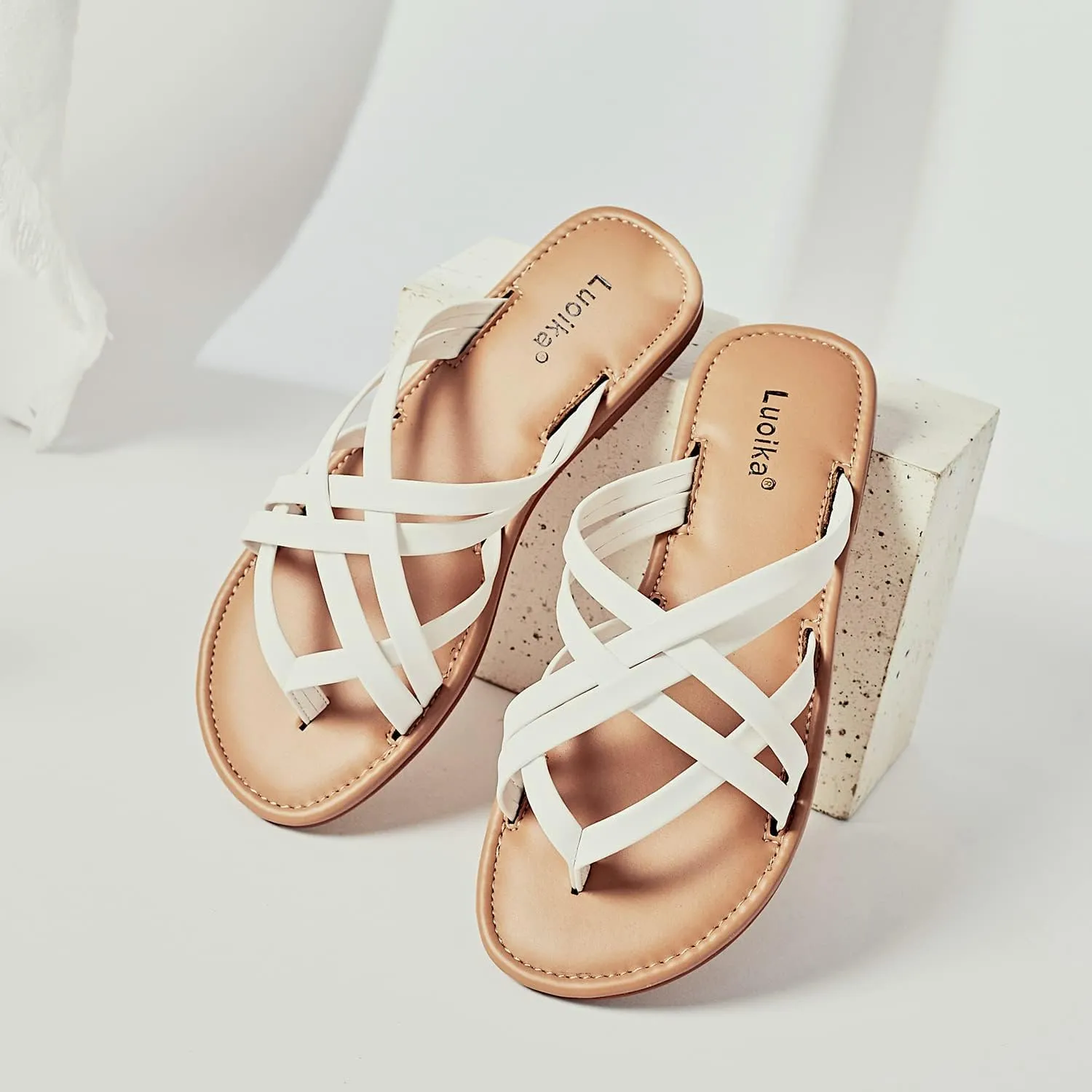 Luoika Women's Wide Width Flat Sandals, Flip Flop Slides Sandal Casual Strapy Sandal Slip on Summer Beach Shoes for Women.