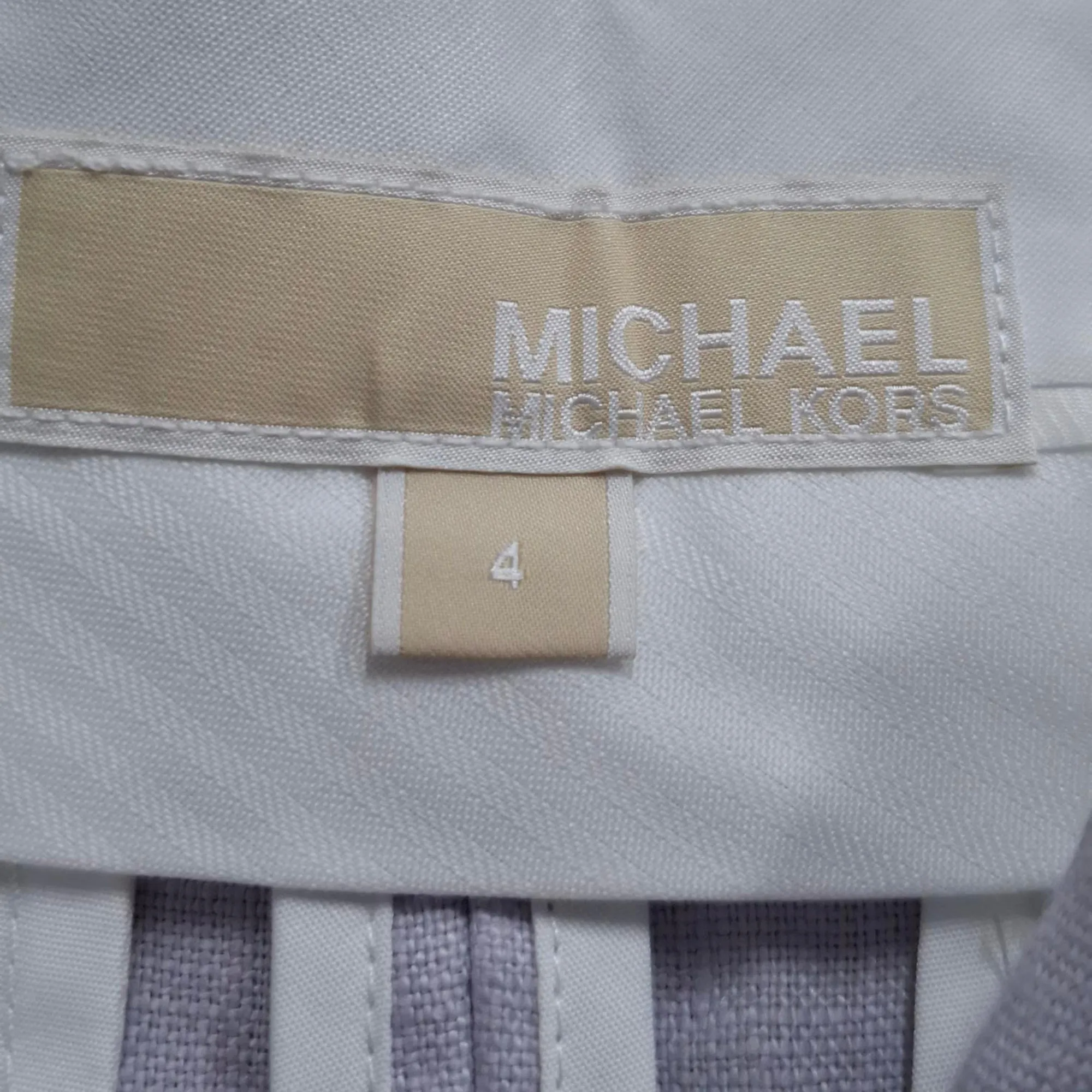 Michael Kors Pleated Shorts in Purple Linen