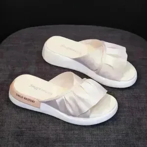 Sandals and slippers for women