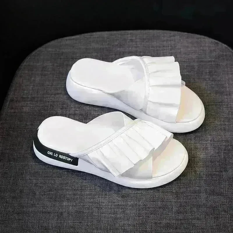 Sandals and slippers for women