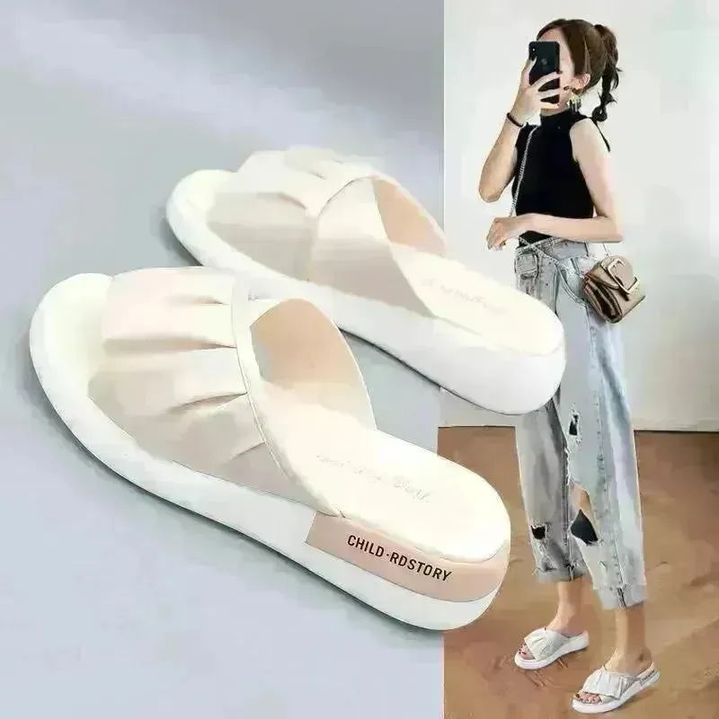Sandals and slippers for women