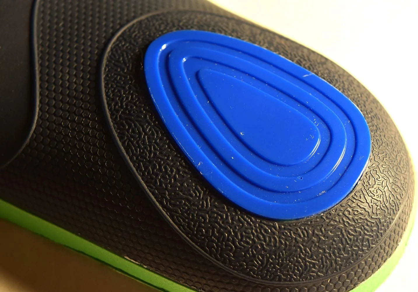 Skateboarding Shoe Insoles - Comfortable Insert, Increases Stability, Impact Resistance, No Stink - Risk Free Guarantee