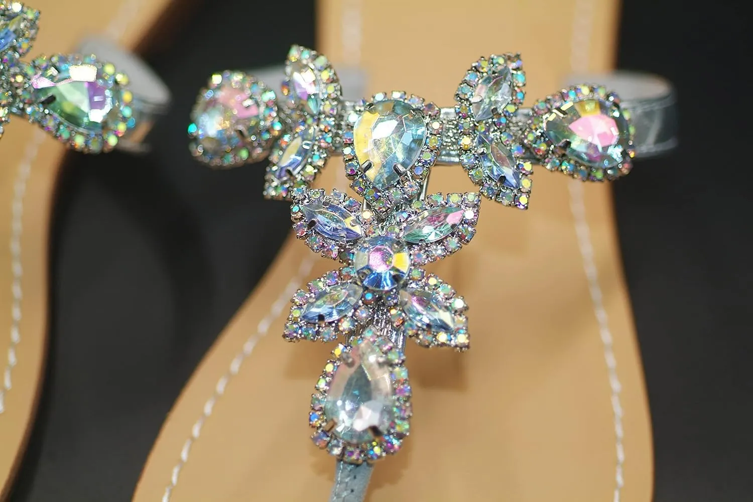 Women Sparkly Jeweled Thong Boho Sandals Bling Rhinestone Flip Flops with Crystal Diamond Flat Fancy Sandalias Gem Bohemian Beach Wedding Sandals Shoes