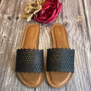 XOXO Rachad Black Flat Sandals 7M